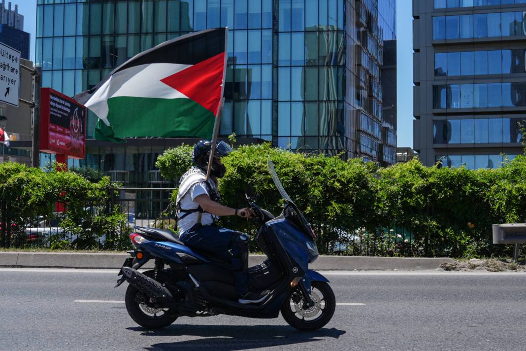 Motosikletlilerden İsrail Başkonsolosluğu önünde ‘soykırım’ protestosu 26